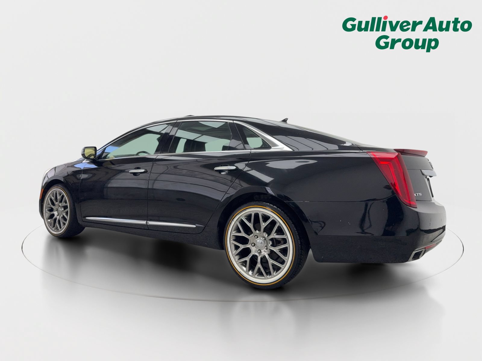 Used 2013 Cadillac XTS Premium FWD image 4
