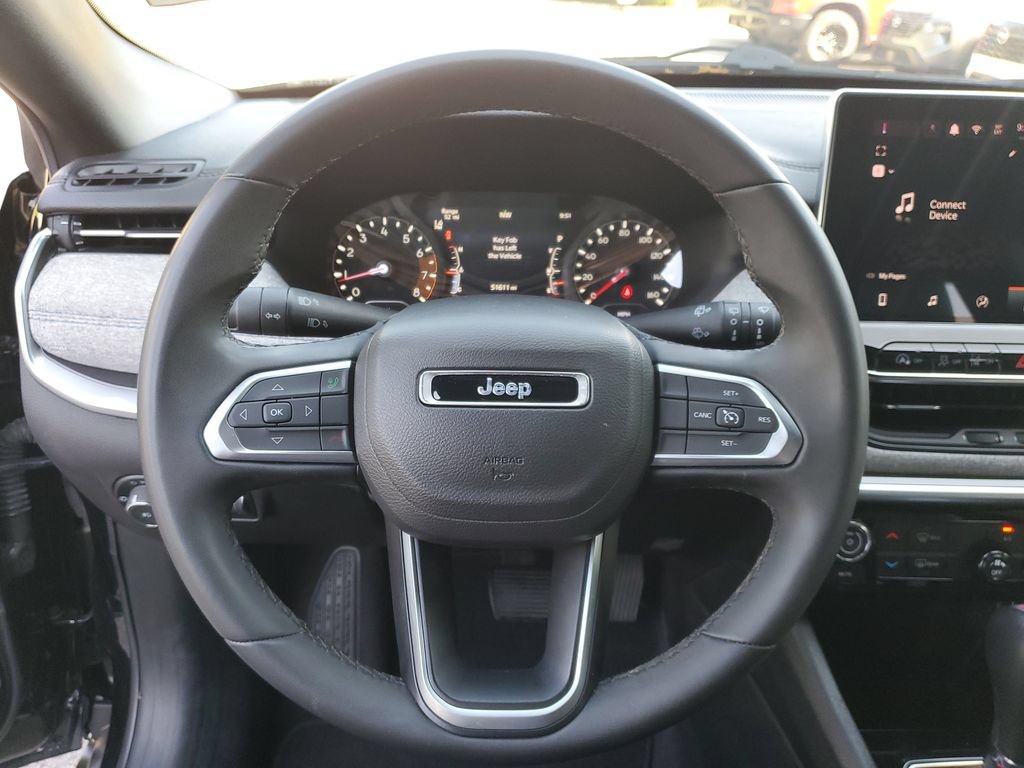 Used 2024 Jeep Compass Latitude AWD/4WD image 21