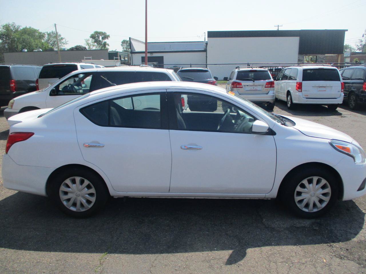 Used 2018 Nissan Versa SV FWD image 2