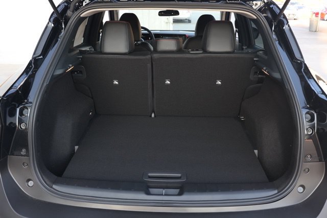 New 2025 Nissan Kicks SR FWD image 17