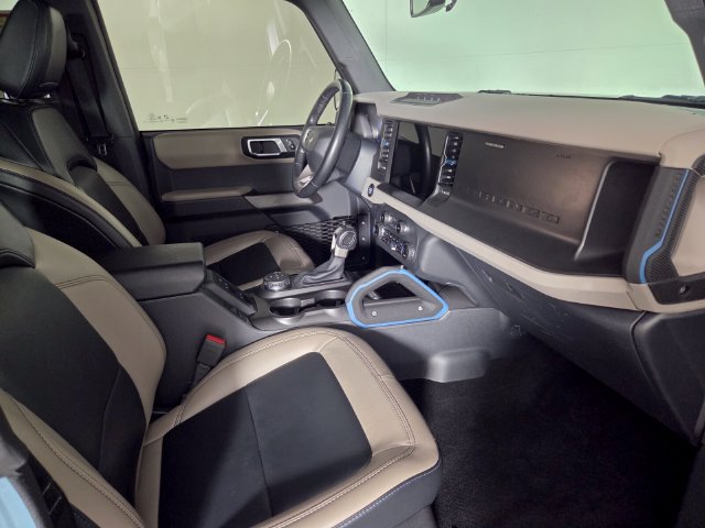 Used 2023 Ford Bronco Wildtrak AWD/4WD image 32