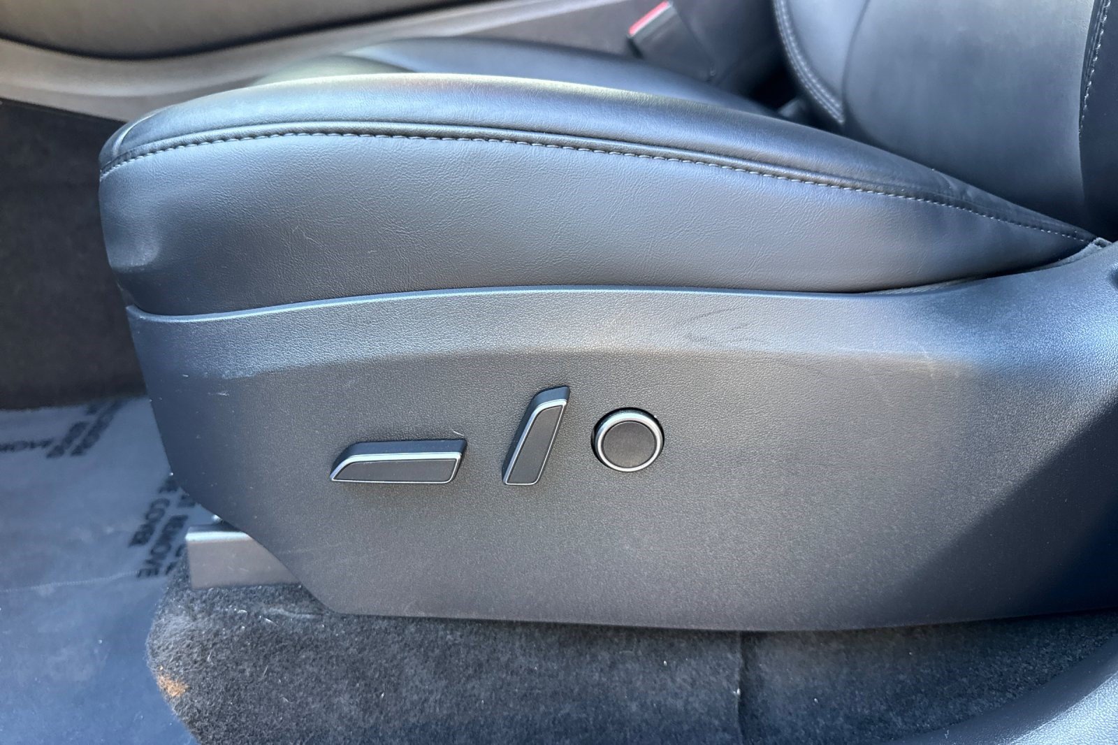 Used 2023 Tesla Model Y Long Range AWD/4WD image 15