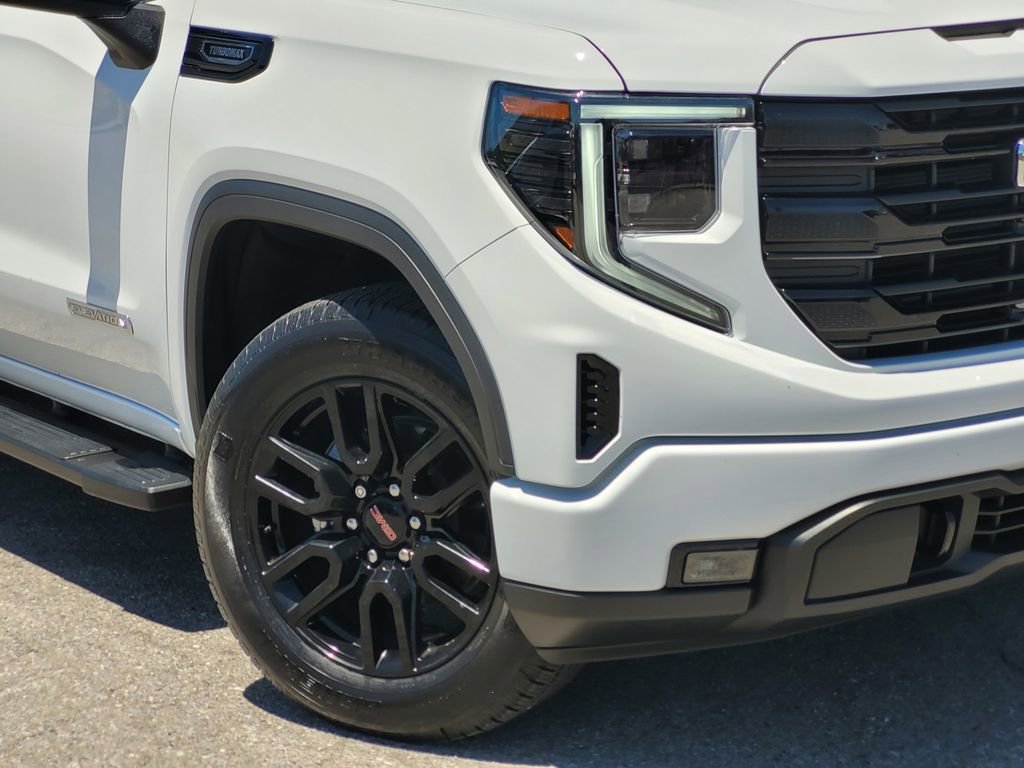 Used 2025 GMC Sierra 1500 Elevation AWD/4WD image 9