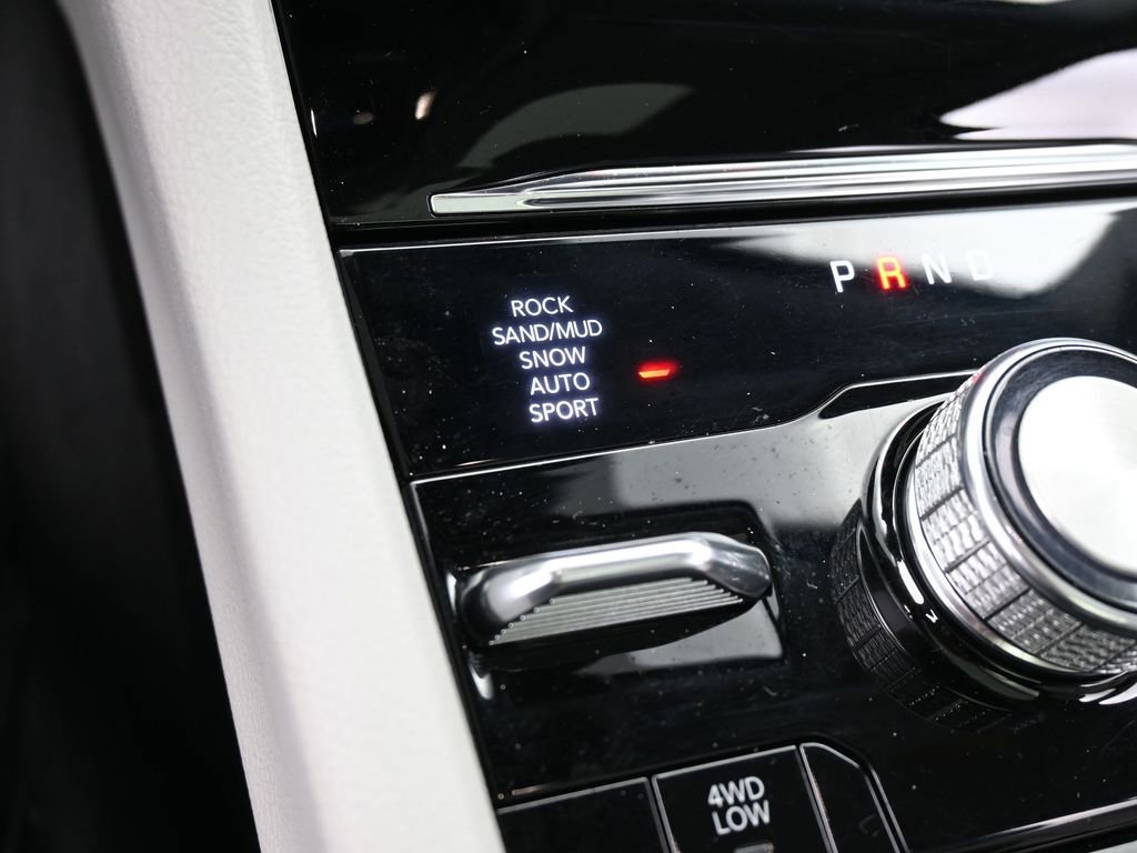 Used 2023 Jeep Grand Cherokee L Summit w/ Luxury Tech Group V image 27