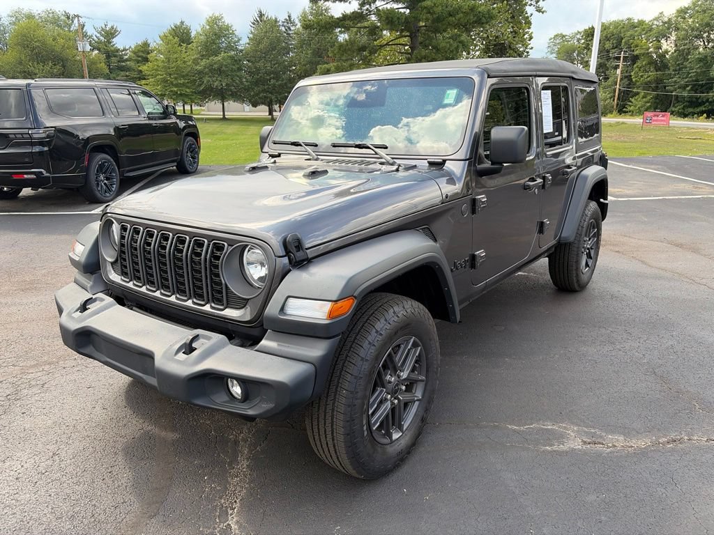 Used 2025 Jeep Wrangler Unlimited Sport AWD/4WD image 2