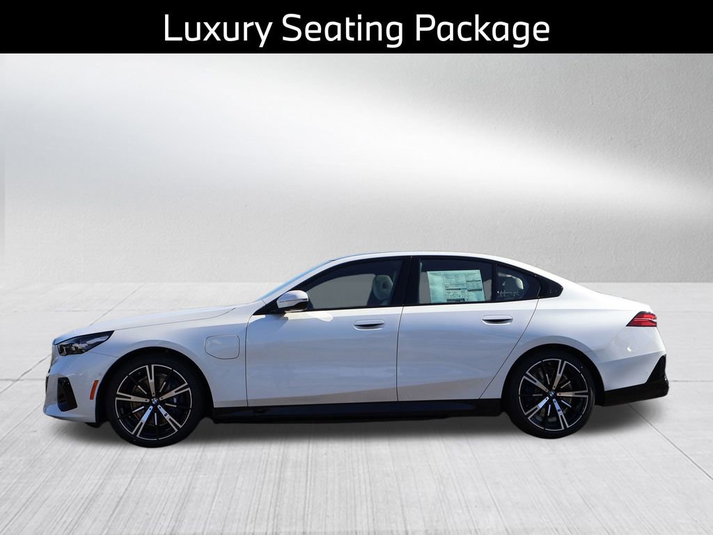 New 2026 BMW 550e xDrive AWD/4WD image 6
