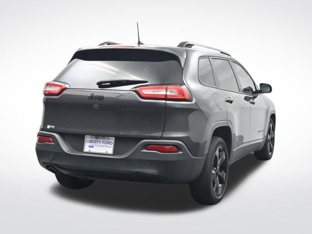 Used 2016 Jeep Cherokee Latitude FWD image 7