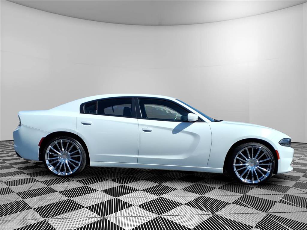 Used 2021 Dodge Charger SXT w/ Leather Interior Group image 9