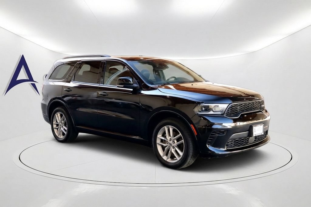 Used 2024 Dodge Durango GT RWD image 3