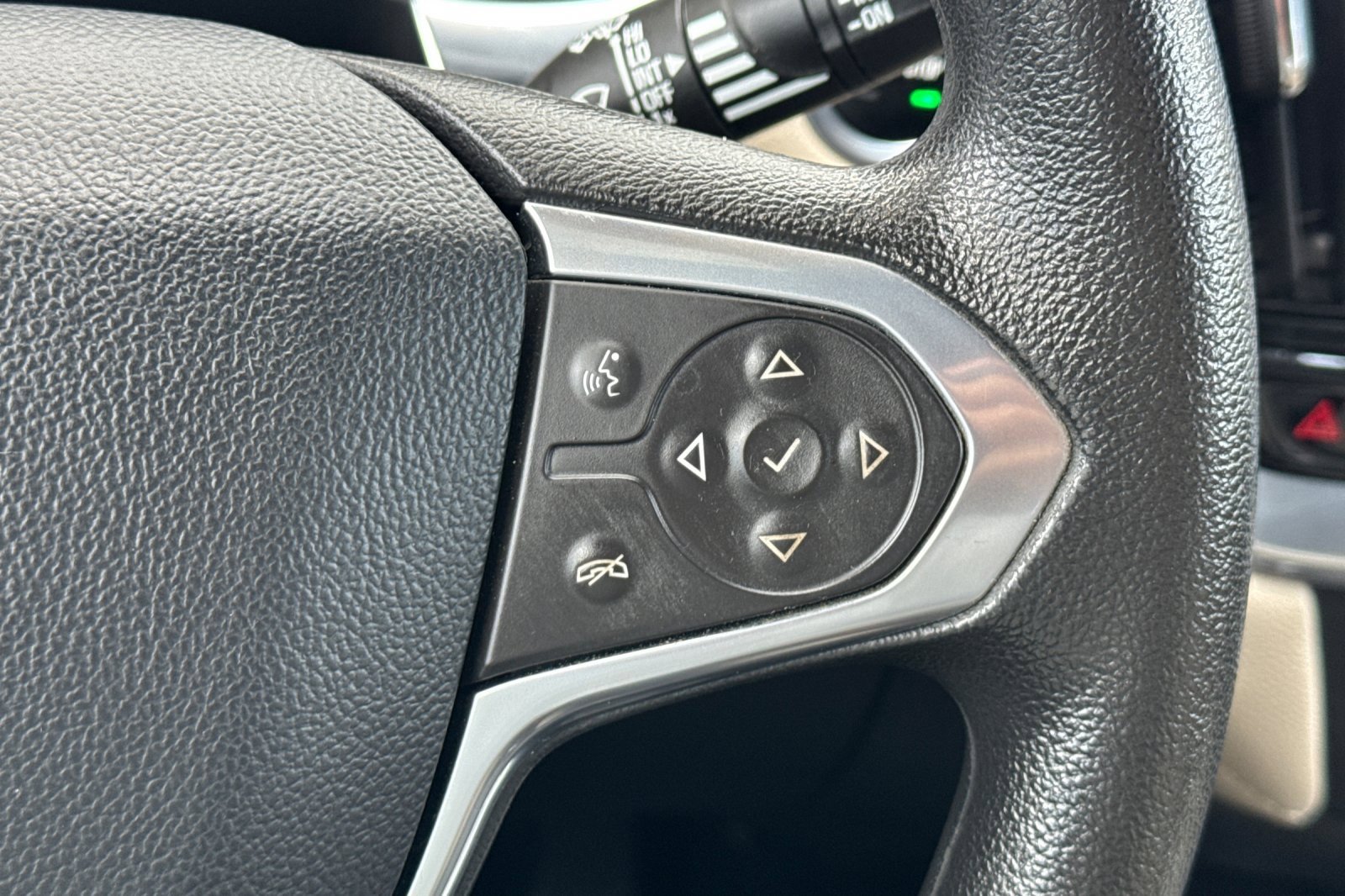 Certified 2023 Chevrolet Traverse LS w/ LPO, Cargo Package image 33