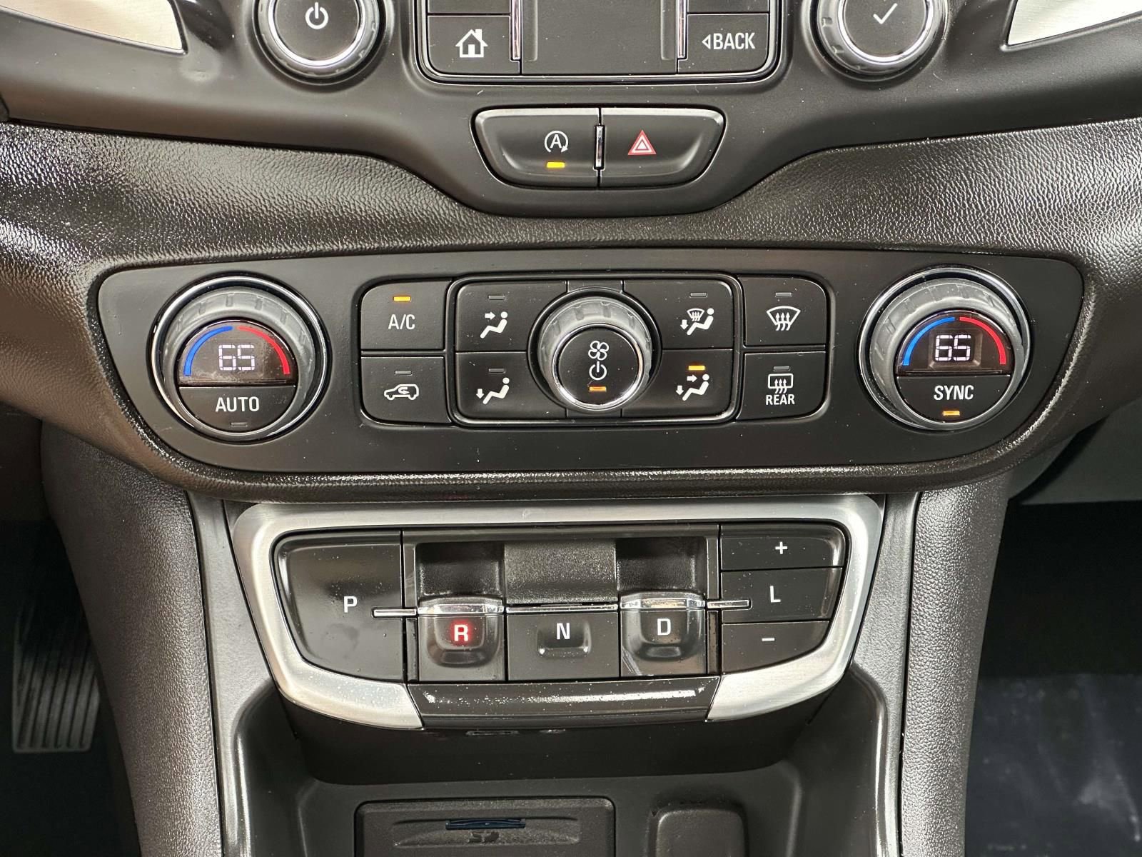 Used 2022 GMC Terrain SLT w/ Tech Package AWD/4WD image 19