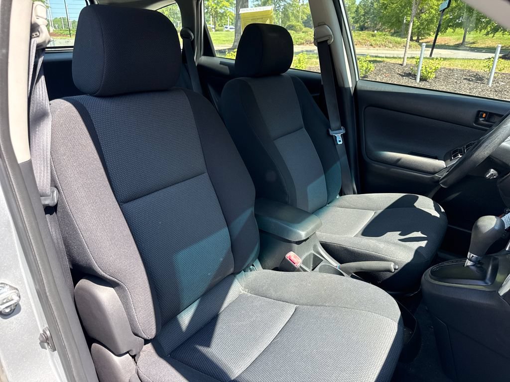 Used 2007 Pontiac Vibe w/ Preferred Package FWD image 34