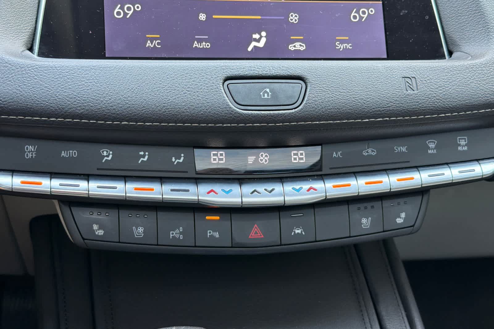 Used 2019 Cadillac XT4 Premium Luxury w/ Enhanced Visibility Package AWD/4WD image 22