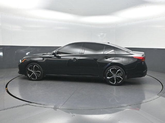 Used 2024 Nissan Altima 2.5 SR FWD image 3