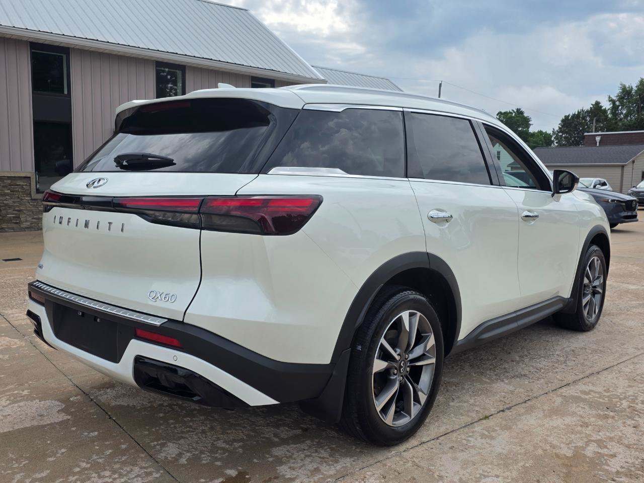 Used 2023 INFINITI QX60 Luxe AWD/4WD image 23