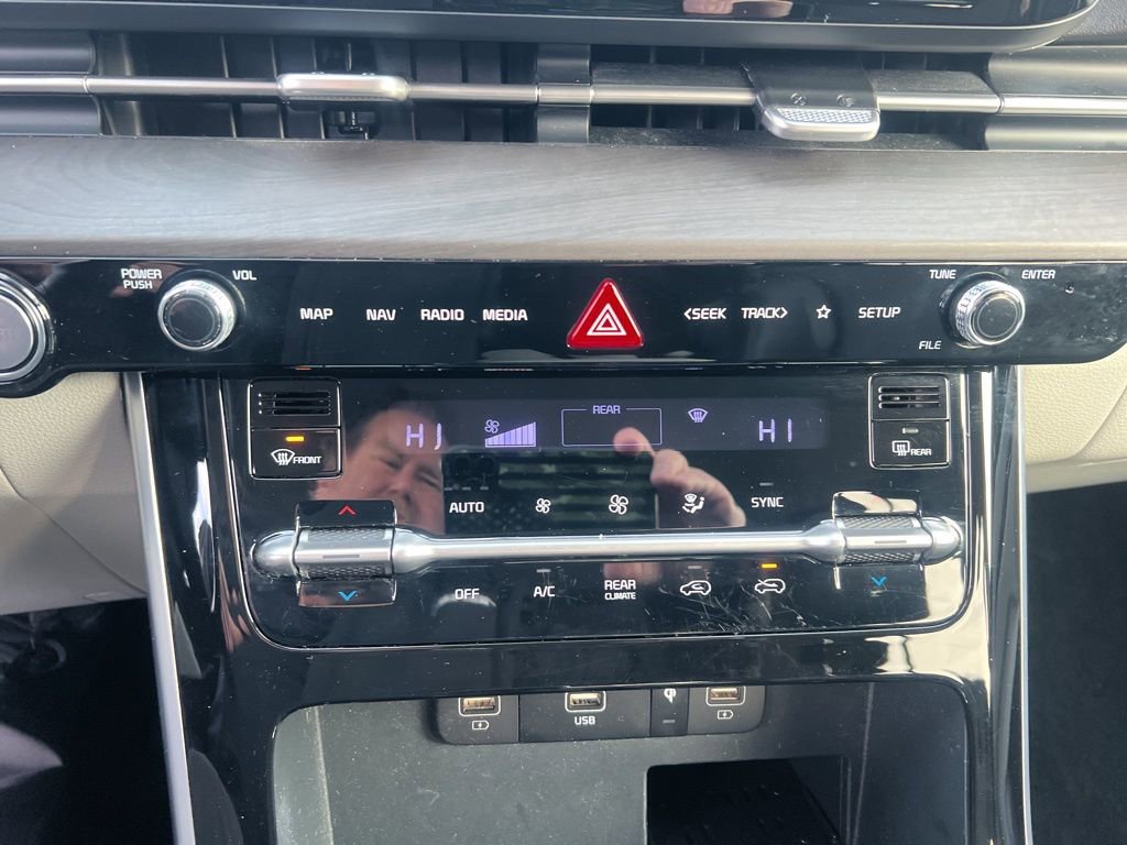 Certified 2023 Kia Carnival EX image 48