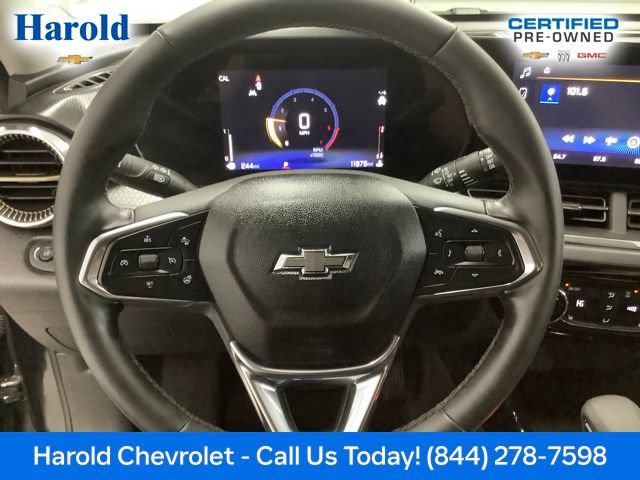 Used 2025 Chevrolet Trax ACTIV FWD image 16