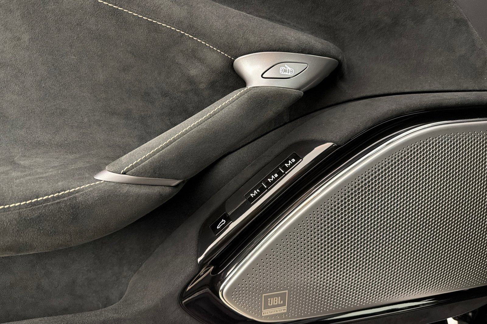 Used 2021 Ferrari Roma RWD image 10