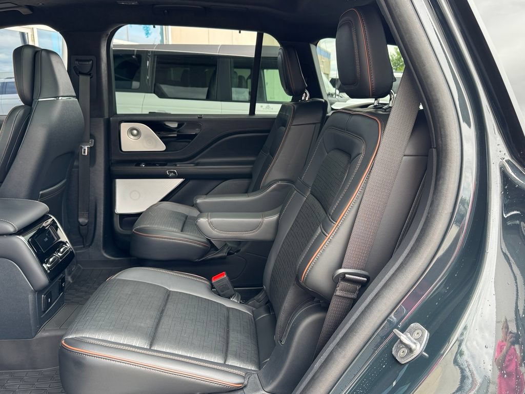 Used 2025 Lincoln Aviator Black Label AWD/4WD image 32