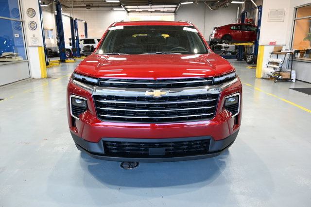 New 2027 Chevrolet Traverse LT w/ LPO, Floor Liner Package AWD/4WD image 2
