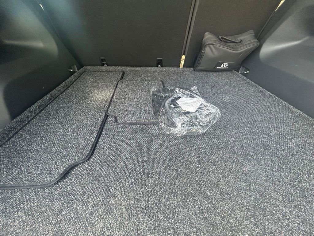 Certified 2024 Volkswagen Atlas Cross Sport SEL R-Line image 46