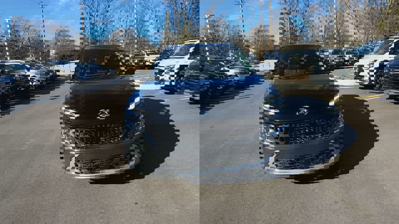 Used 2023 Hyundai Kona Limited w/ Cargo Package image 3