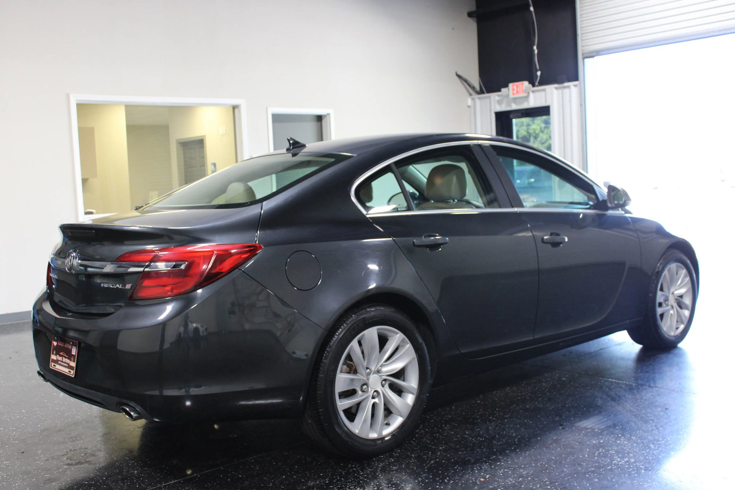Used 2014 Buick Regal FWD image 3