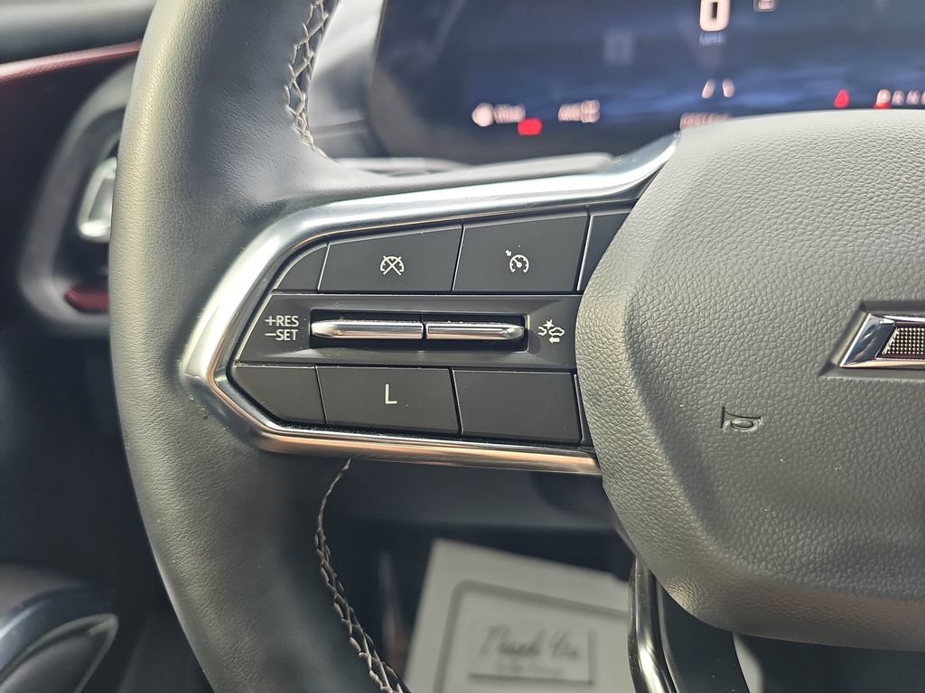 Used 2024 Chevrolet Traverse Z71 AWD/4WD image 17