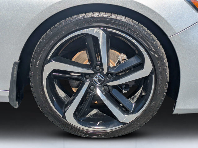 Used 2018 Honda Accord Sport image 11