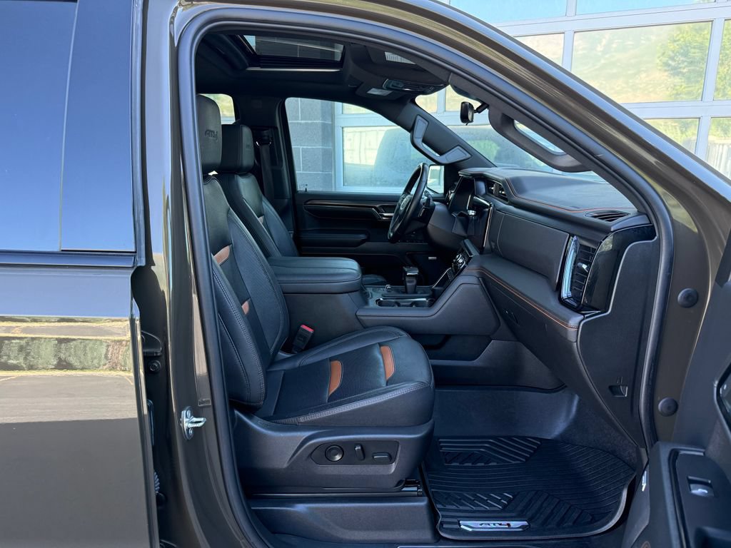 Used 2023 GMC Sierra 1500 AT4 w/ Technology Package AWD/4WD image 45