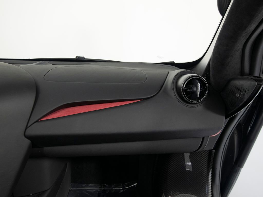 Used 2024 McLaren 750S Spider image 31