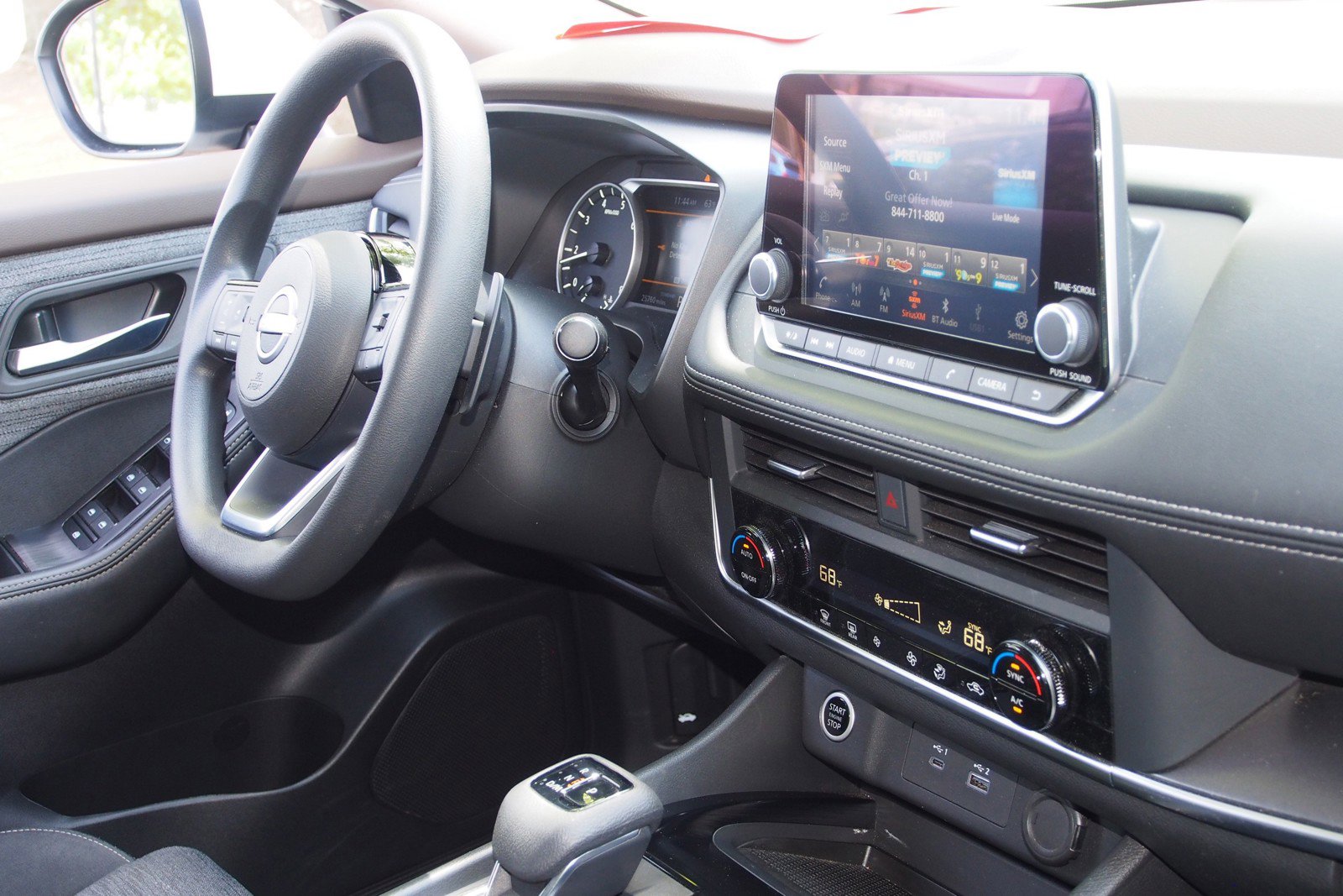 Used 2023 Nissan Rogue SV FWD image 10