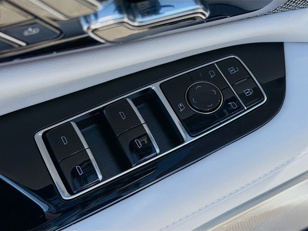 Certified 2025 Cadillac Optiq Sport 2 image 23
