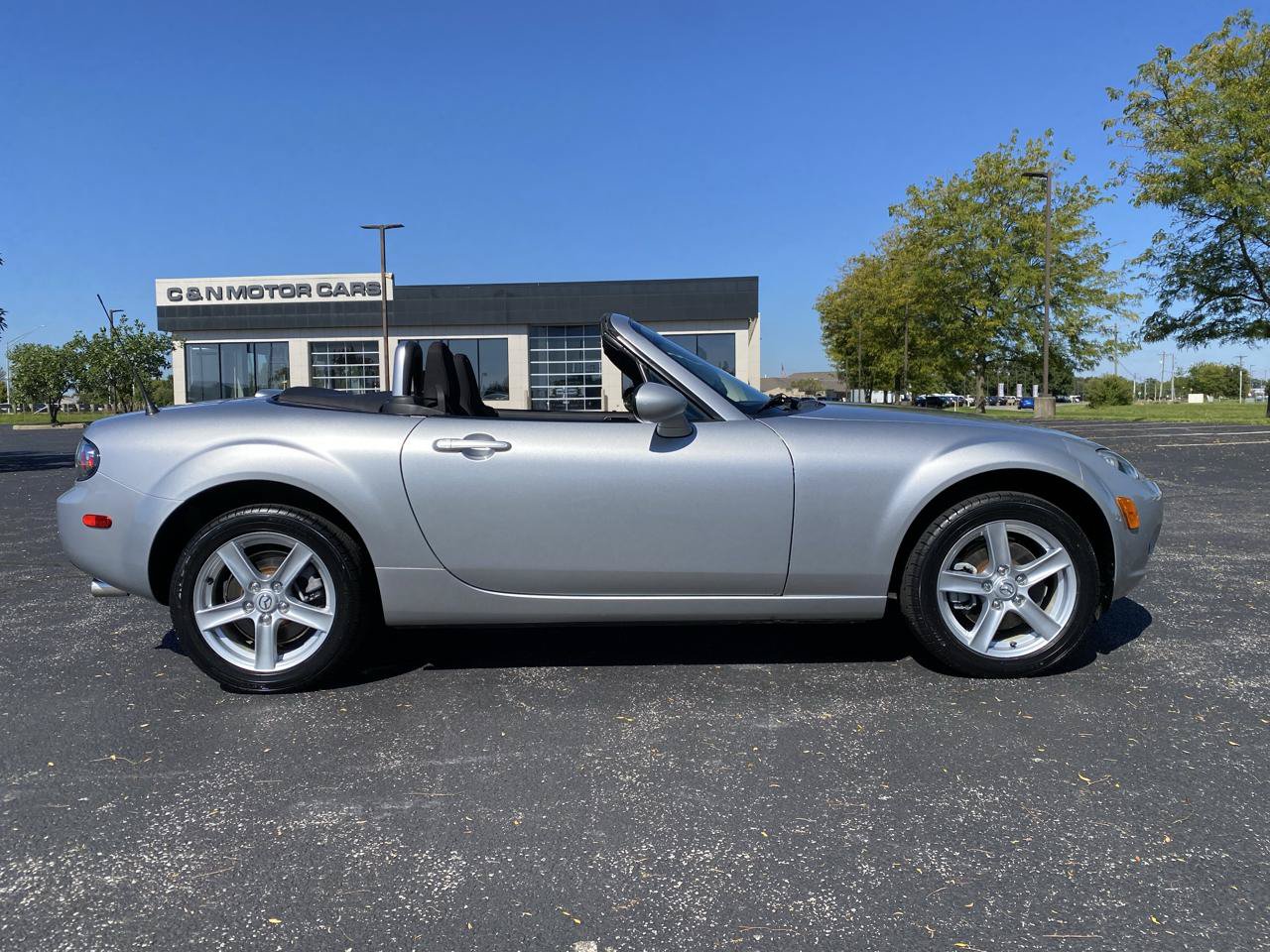 Used 2006 MAZDA MX-5 Miata Touring RWD image 7