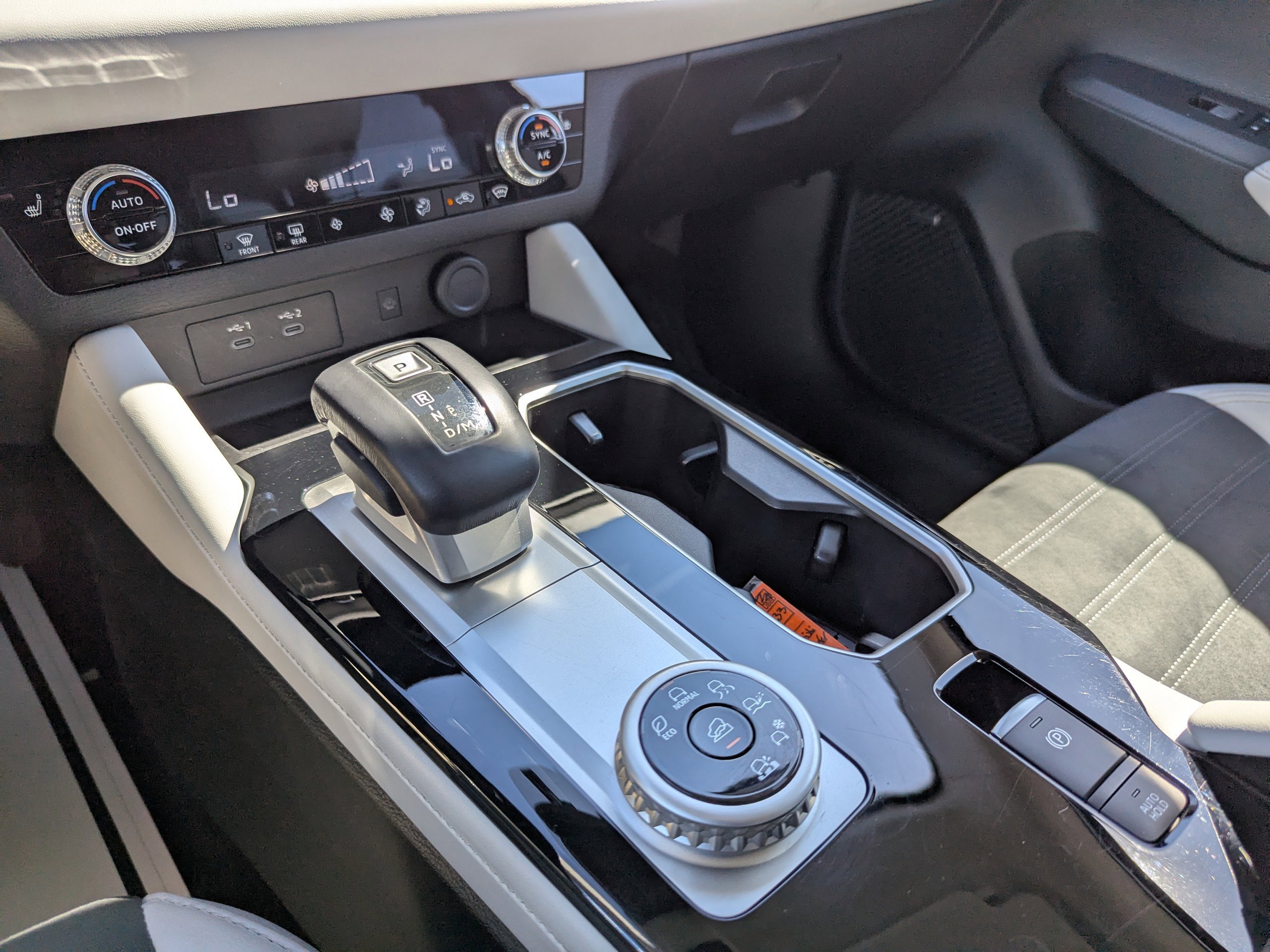 Used 2025 Mitsubishi Outlander SE AWD/4WD image 24