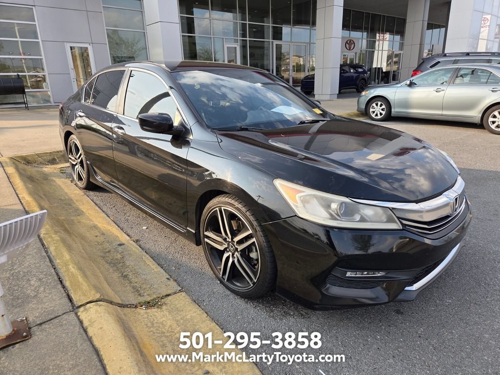 Used 2017 Honda Accord Sport image 3