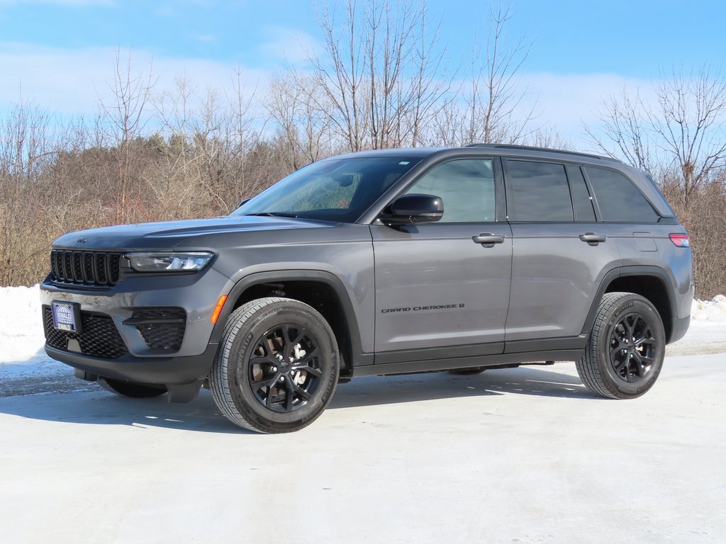 Certified 2024 Jeep Grand Cherokee Altitude image 19