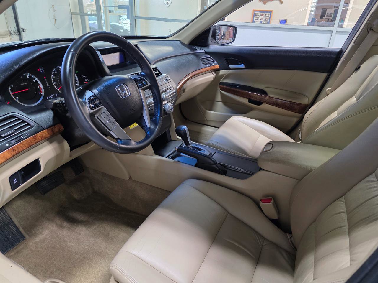 Used 2012 Honda Accord EX-L image 16