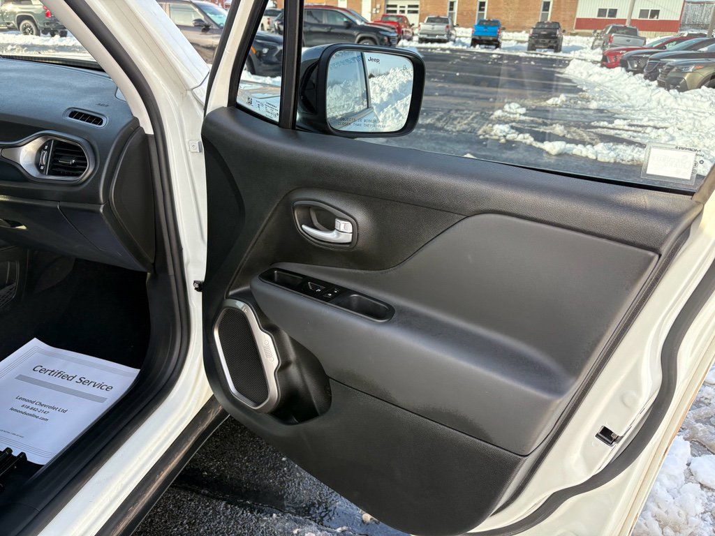 Used 2023 Jeep Renegade Limited image 26