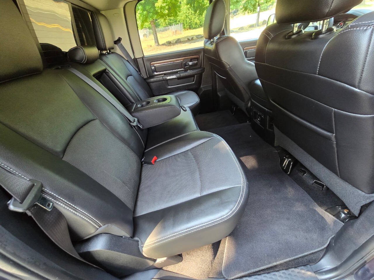 Used 2015 RAM 1500 Laramie w/ Convenience Group AWD/4WD image 19