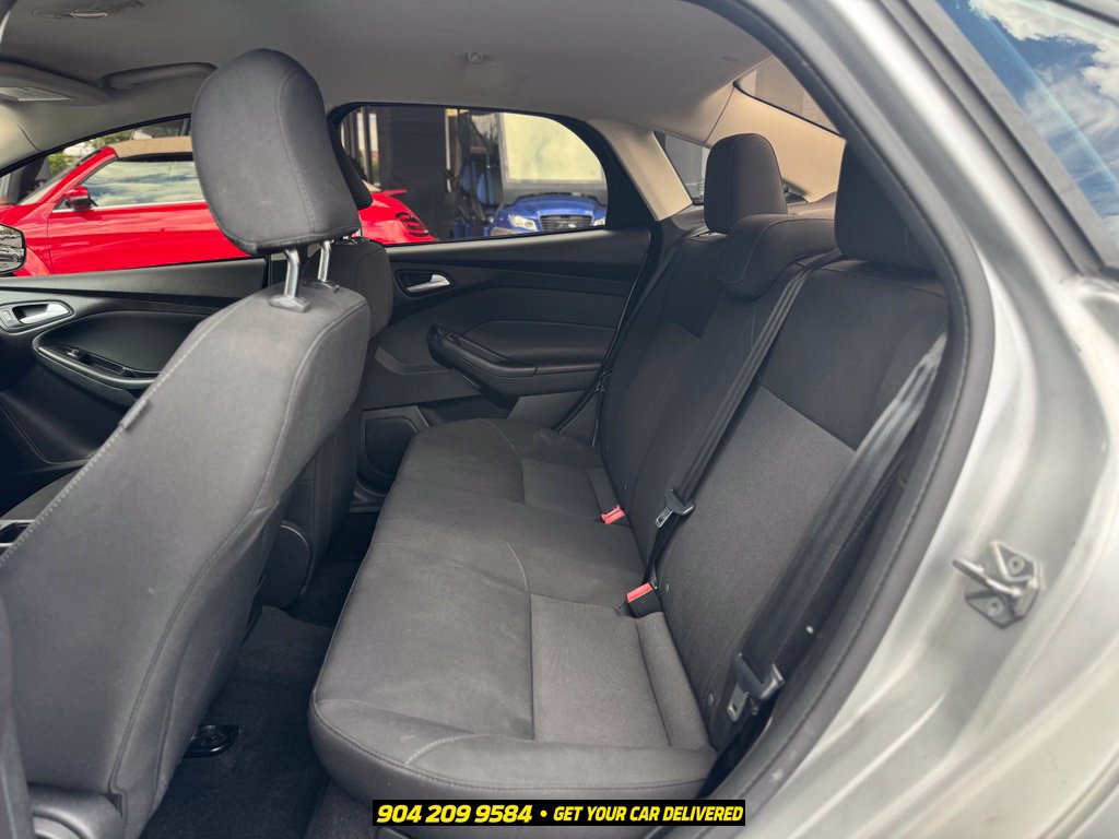 Used 2017 Ford Focus SE FWD image 16