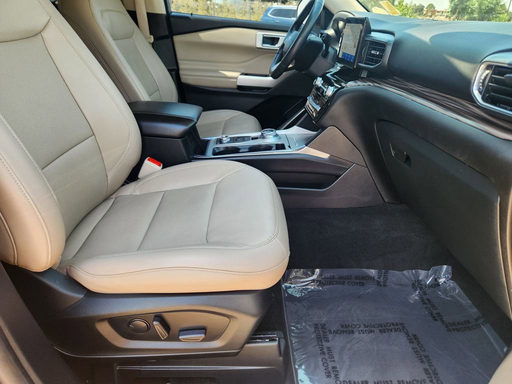 Used 2022 Ford Explorer Limited w/ Equipment Group 301A image 17