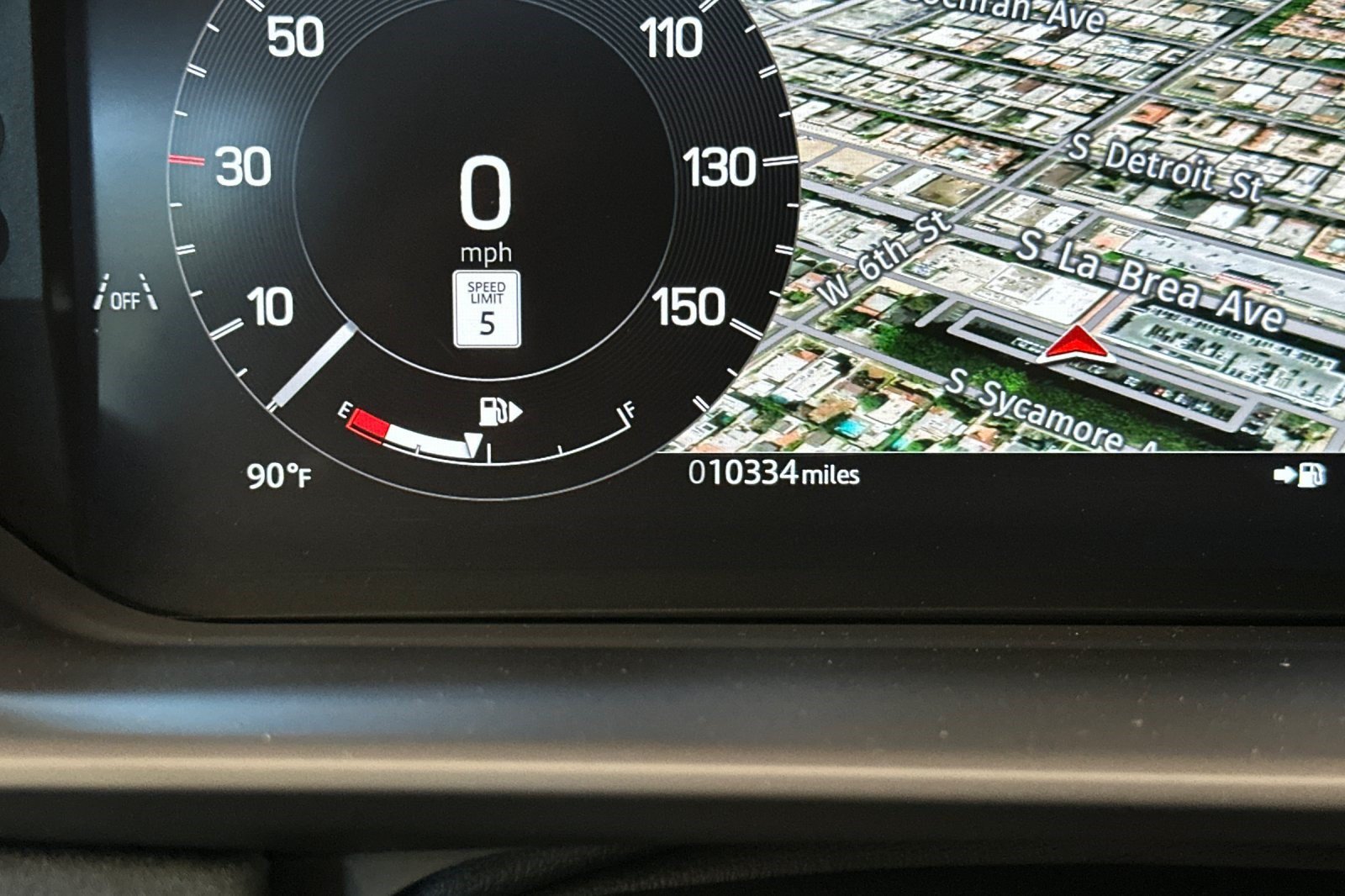 Certified 2025 Land Rover Discovery S AWD/4WD image 23