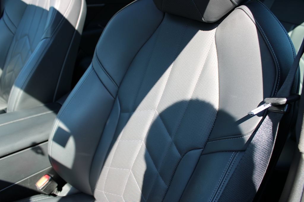 Used 2025 BMW 530i RWD image 10