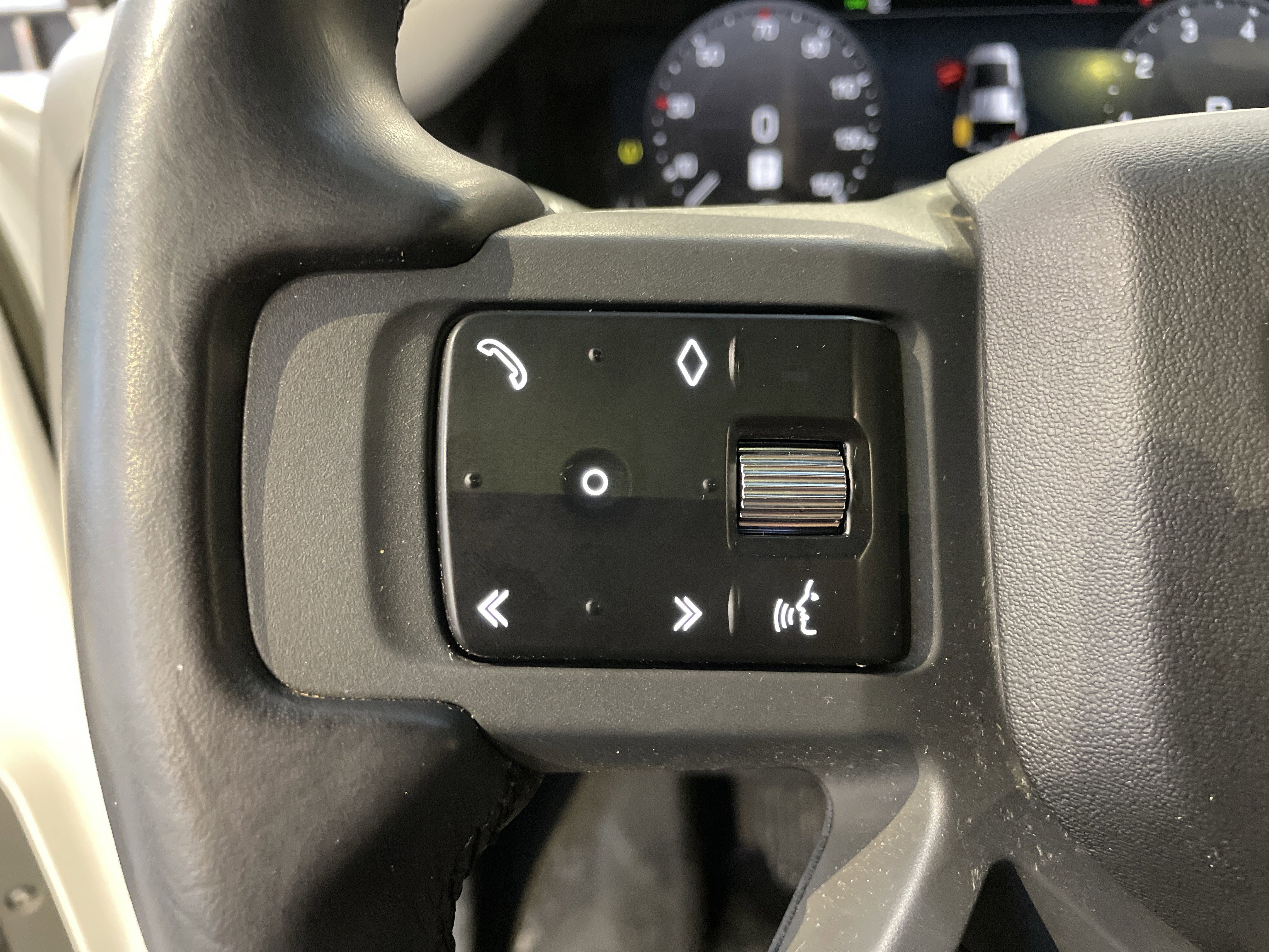 Used 2023 Land Rover Defender 110 X-Dynamic SE AWD/4WD image 20