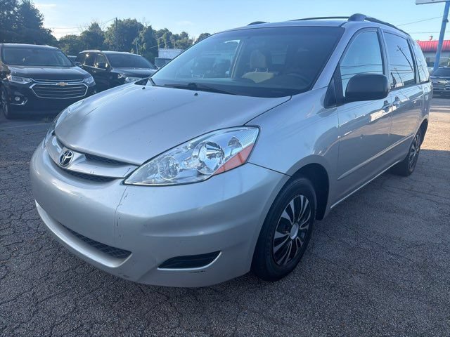 Used 2010 Toyota Sienna LE FWD image 3