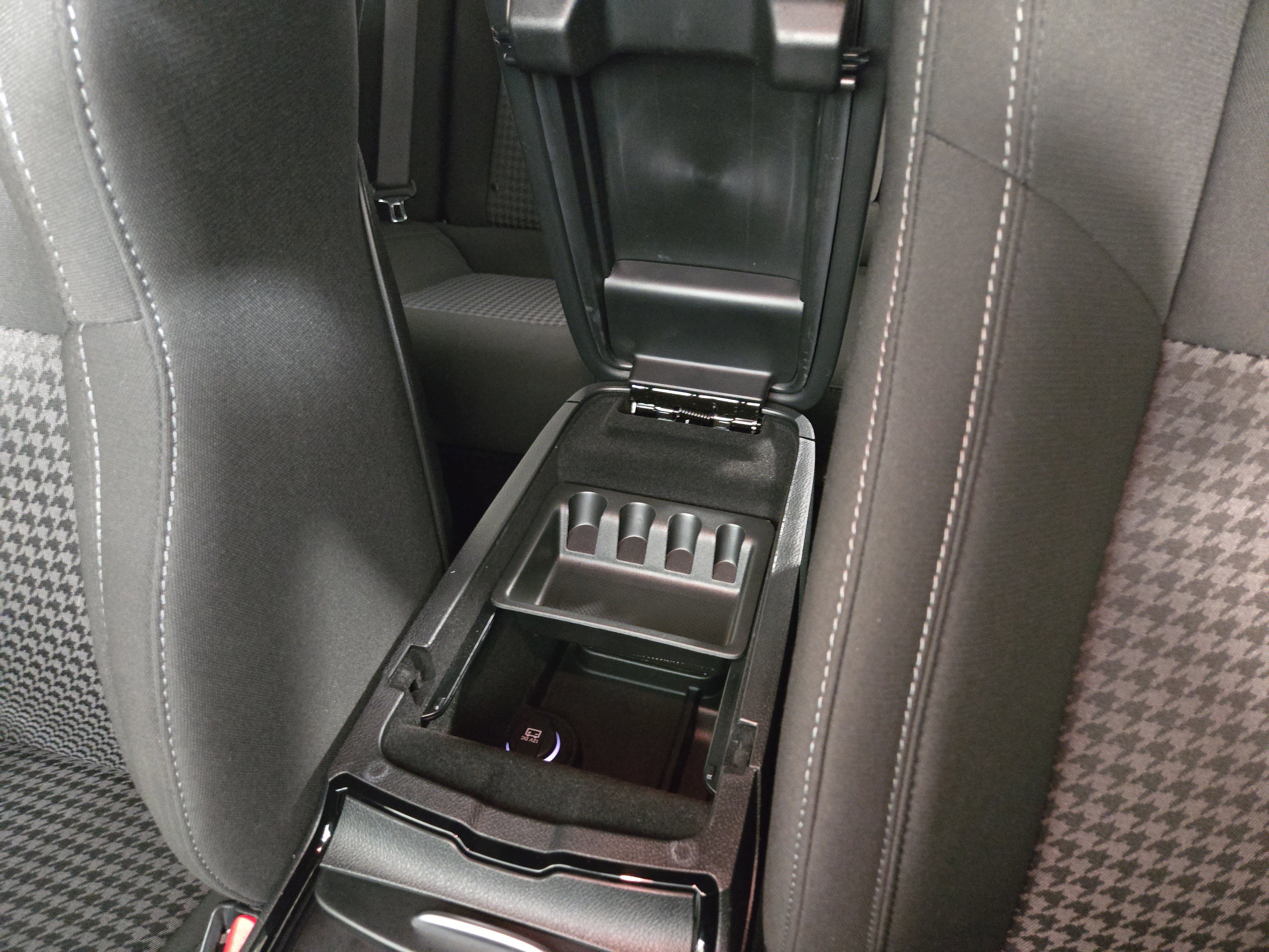 Used 2019 Dodge Charger R/T w/ Blacktop Package RWD image 25