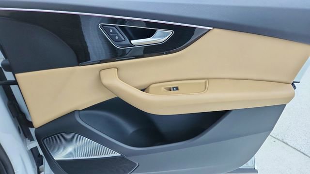 Used 2021 Audi Q8 Prestige w/ Prestige Package AWD/4WD image 23