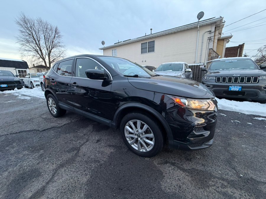 Used 2020 Nissan Rogue Sport S w/ Appearance Package AWD/4WD image 2
