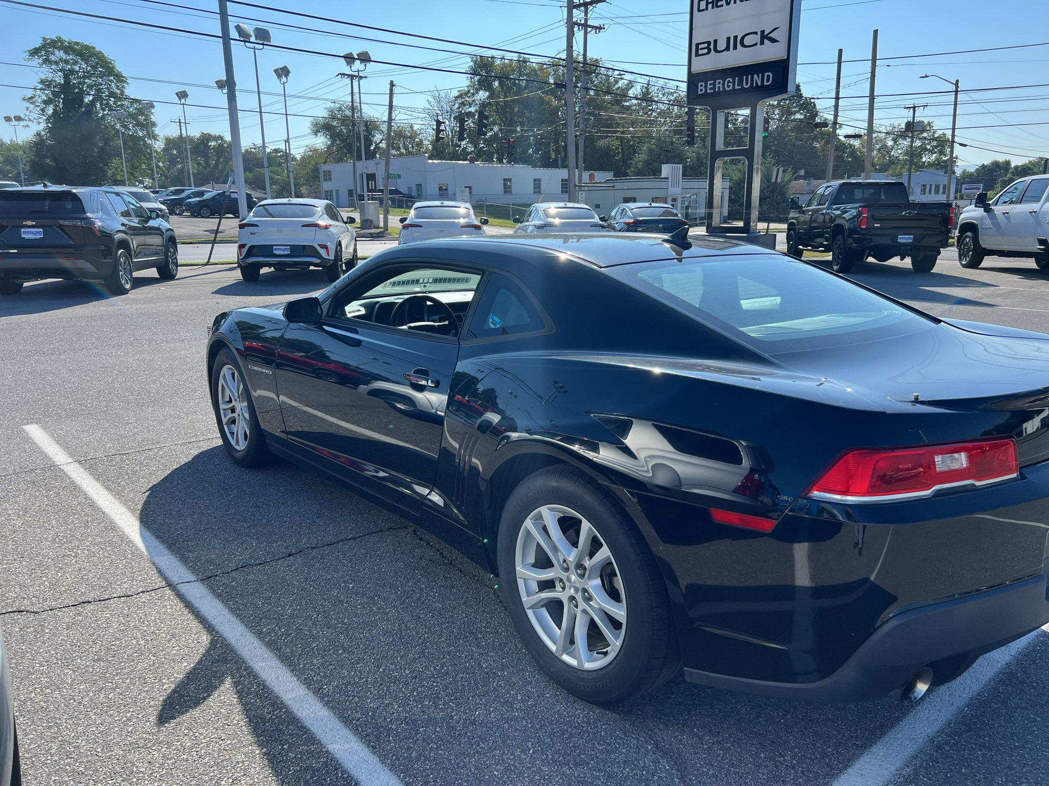 Used 2015 Chevrolet Camaro LT RWD image 20